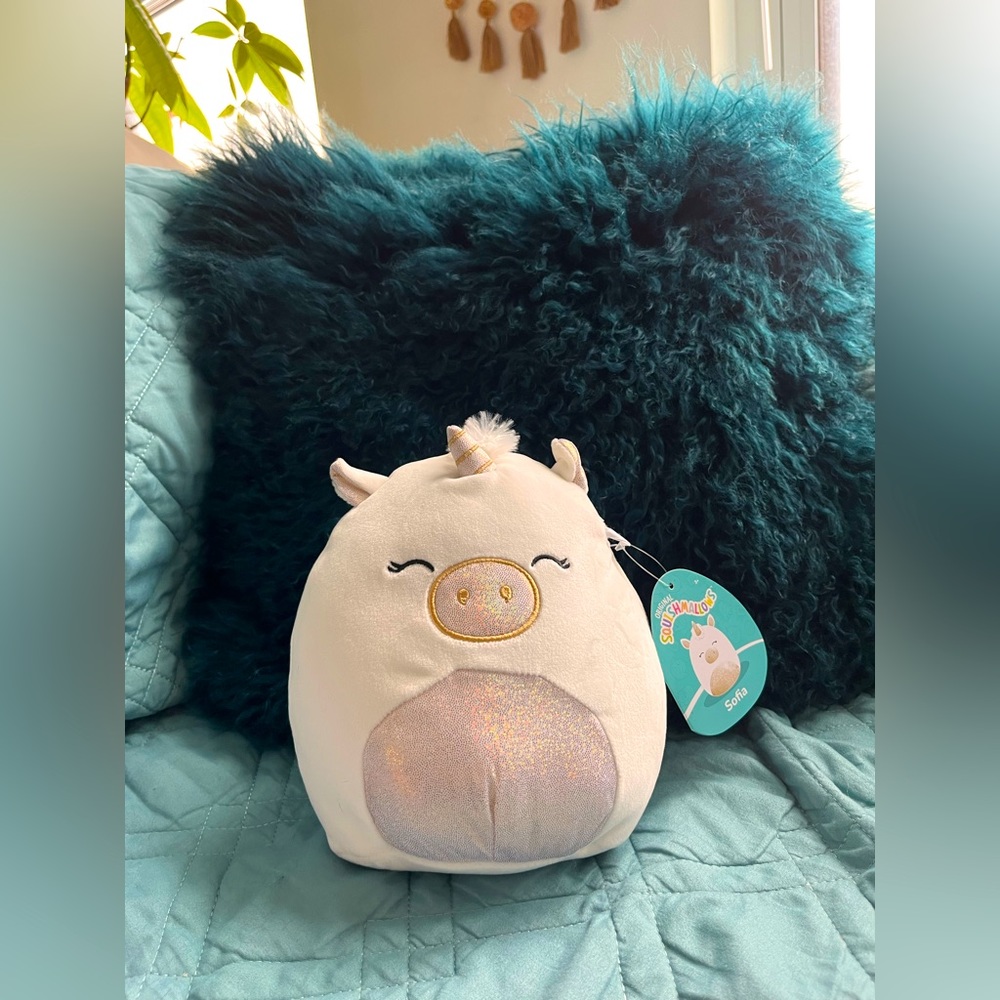 Sofia Unicorn Squishmallow